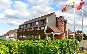 Logis Hotel Le Menestrel - Chambres Climatisees